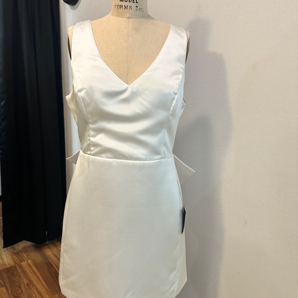 Lulu’s White Bow-Back Dress - Picture 2 of 9